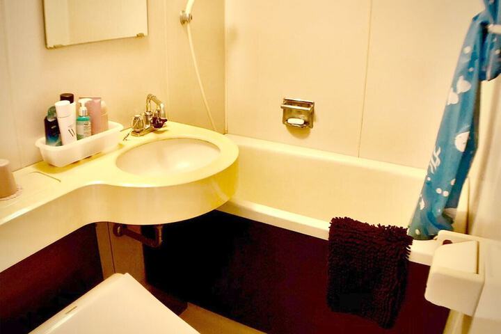 Room 15 of 38