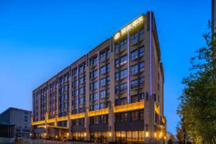 Lucky Hotel