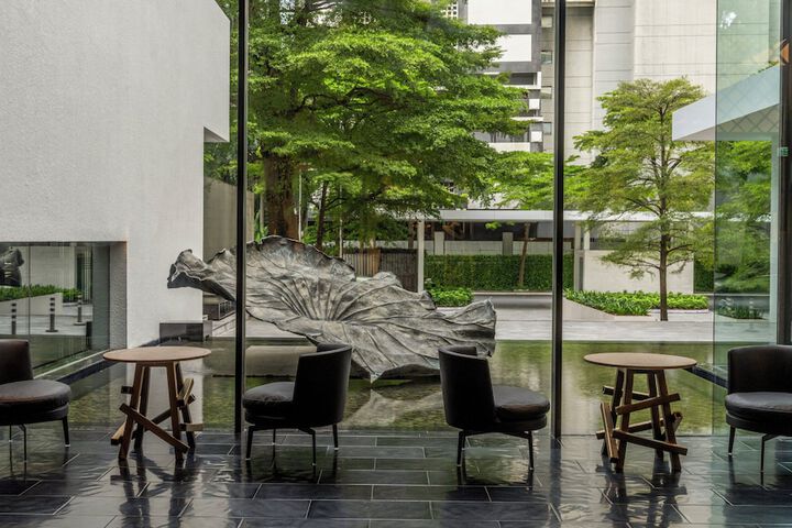 Hotel Lobby