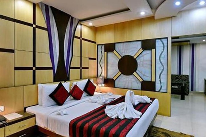 Room 13 of 24