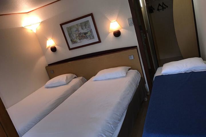 Room 8 of 29