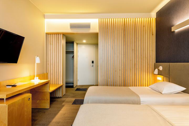 Room 35 of 101