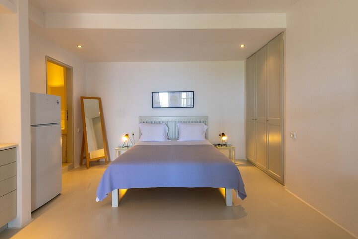 Room 9 of 121