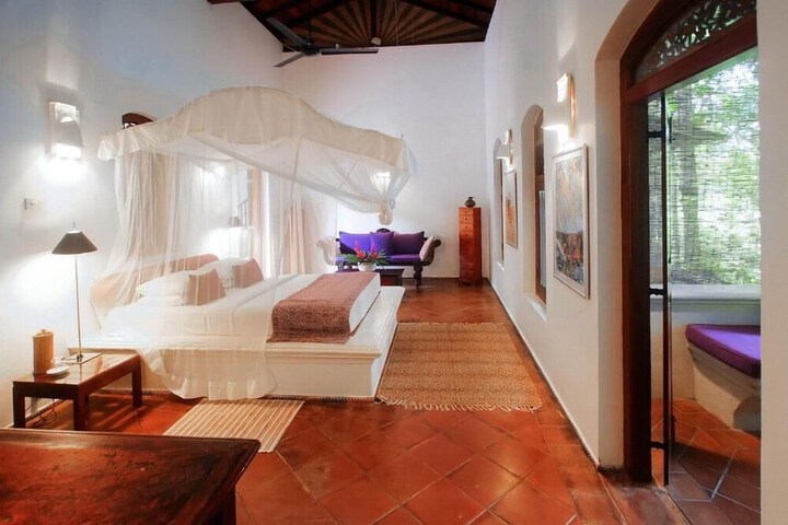 Room 6 of 61