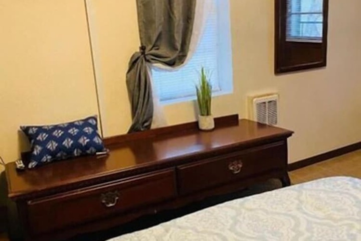 Room 4 of 22