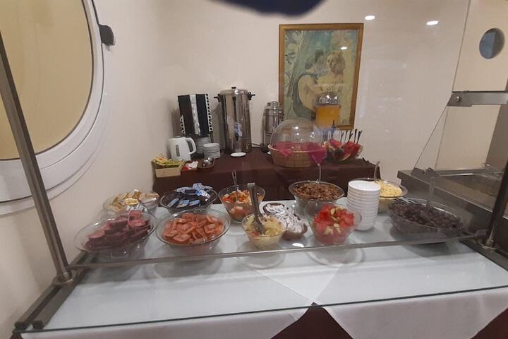 Dining 10 of 31