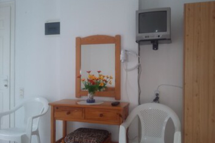 Room 48 of 73