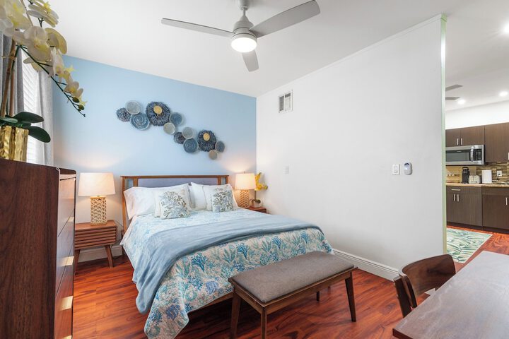 Room 12 of 120