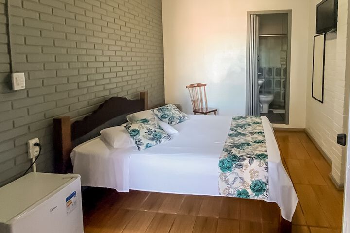 Room 13 of 63