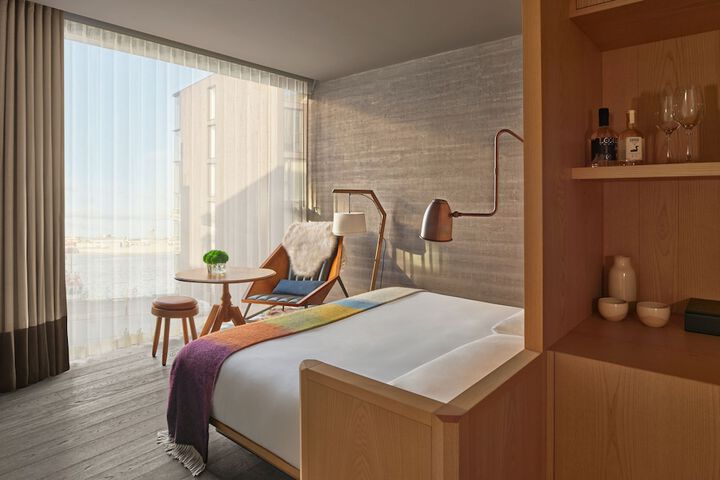 Room 21 of 84