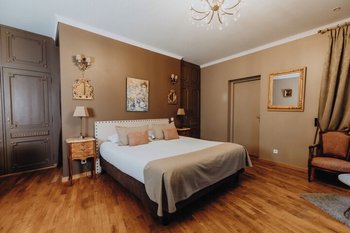 Room 17 of 70