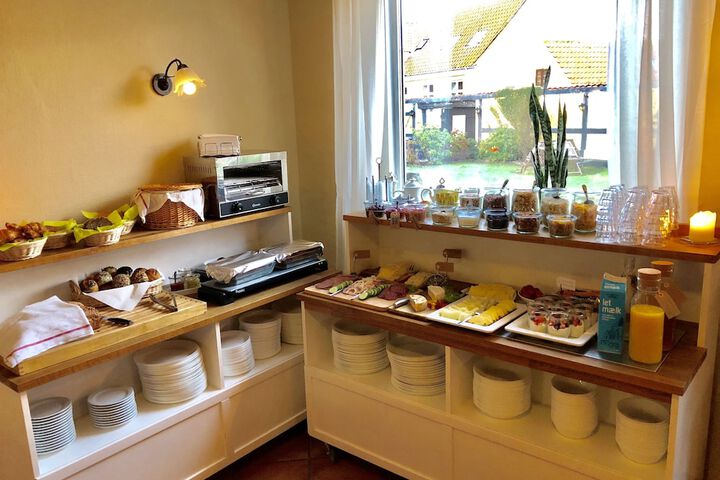 Breakfast/Coffee Service 21 of 62