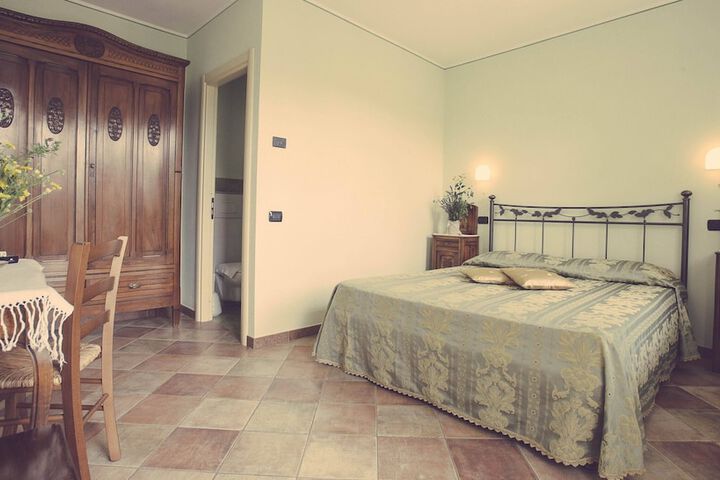 Room 3 of 61