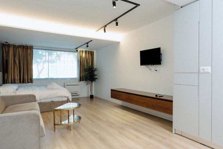 Room 18 of 50
