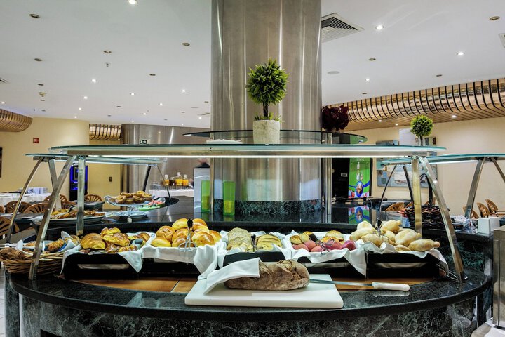 Breakfast/Coffee Service 66 of 142
