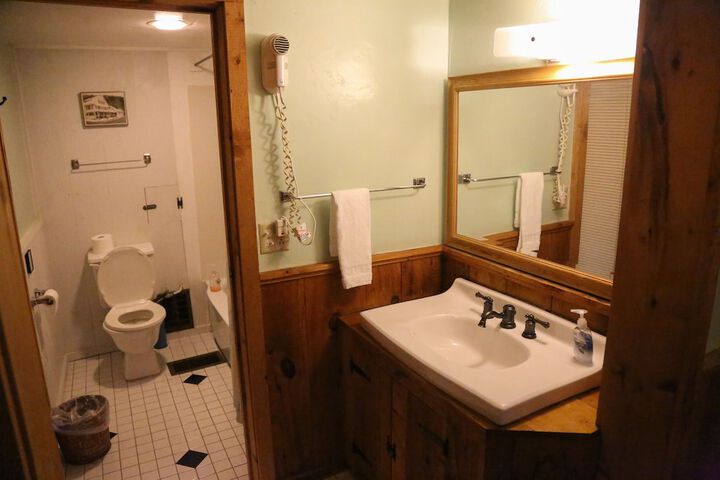 Room 123 of 165