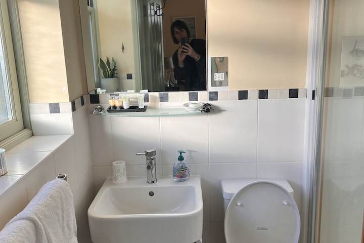 Room 15 of 18