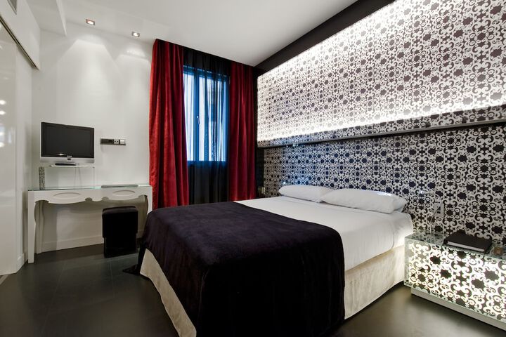 Room 8 of 52