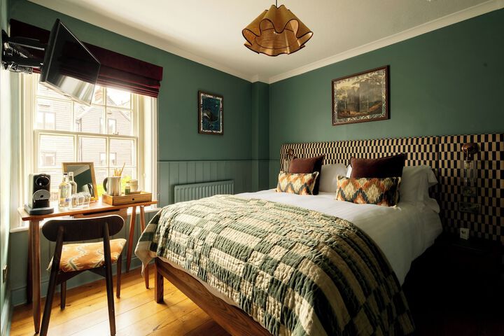 Room 15 of 66