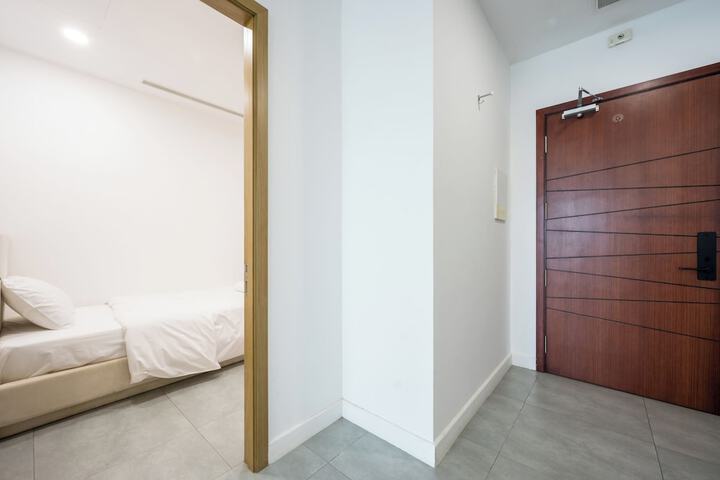 Room 15 of 48