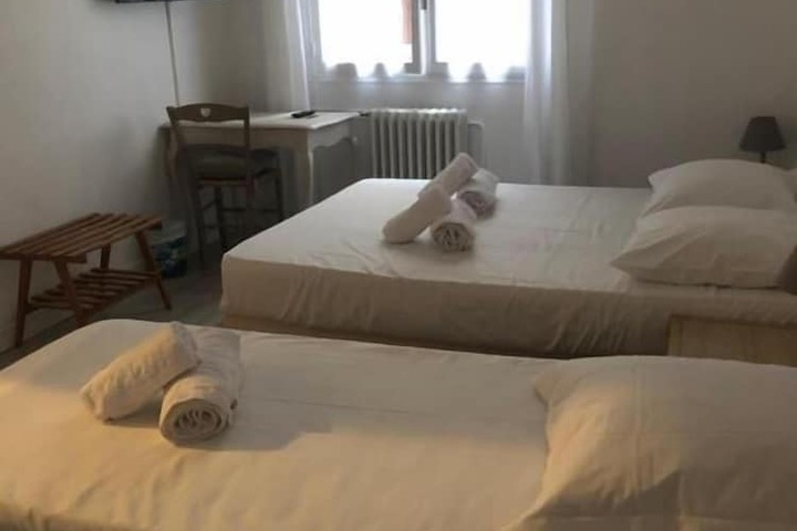 Room 6 of 19