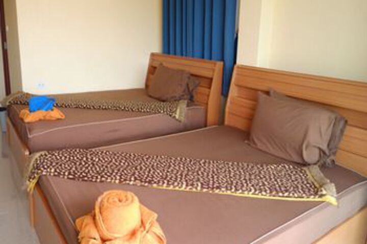 Room 13 of 26