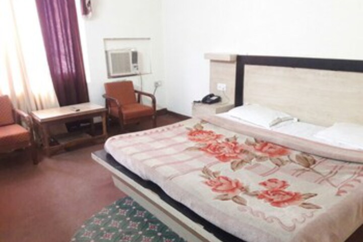Room 28 of 35
