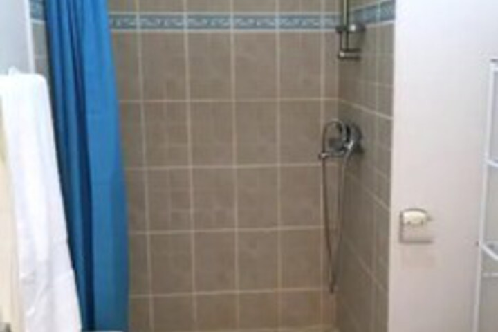 Room 3 of 8