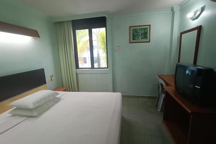 Room 43 of 47