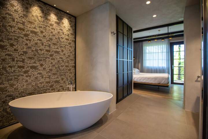 Room 51 of 74