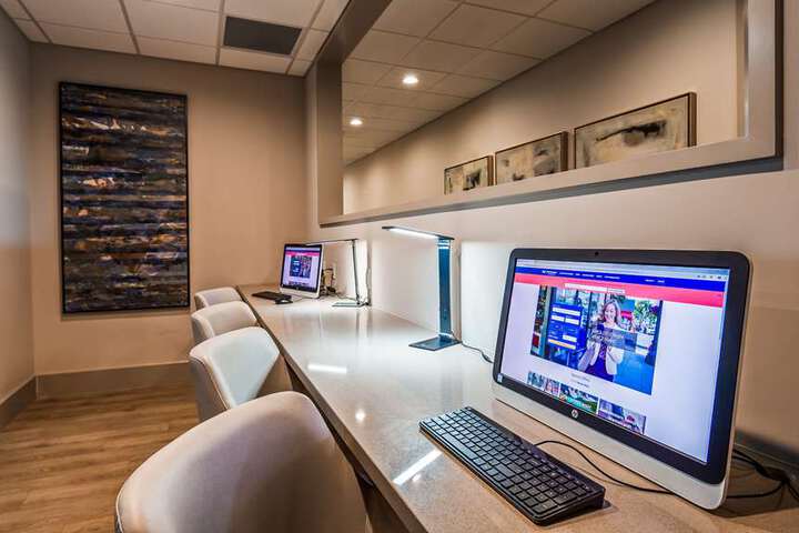 Business Center 22 of 27