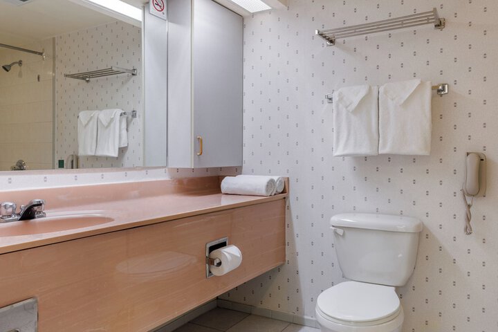 Room 33 of 45