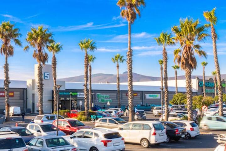 Shopping mall