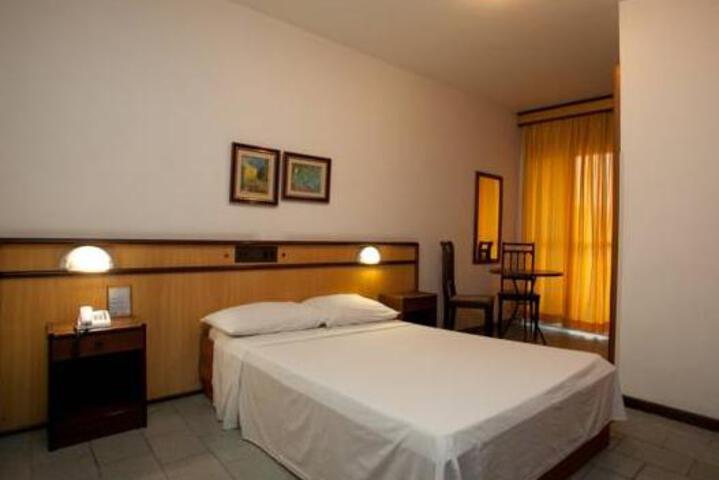 Room 4 of 10