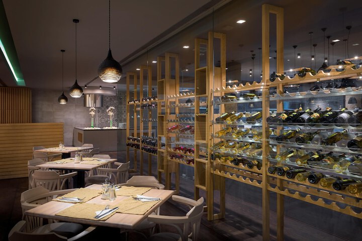 Dining 108 of 183