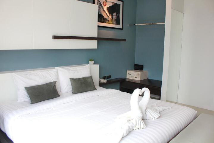 Room 15 of 48