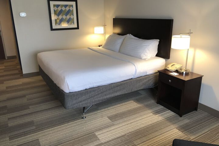 Room 6 of 41