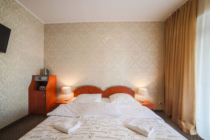 Room 42 of 68