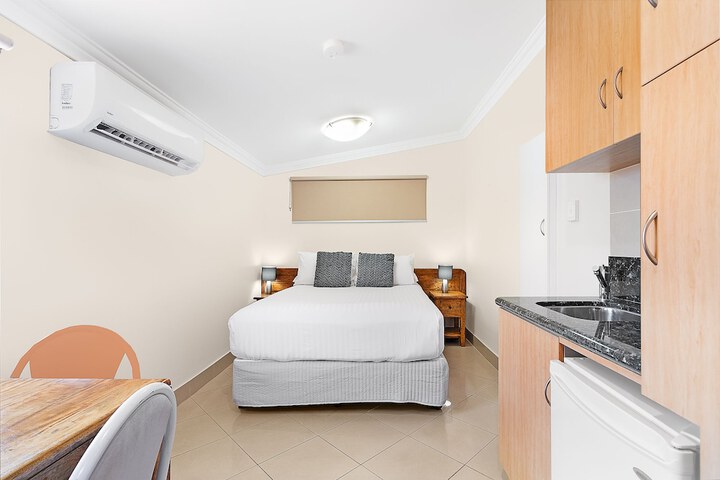 Room 7 of 27