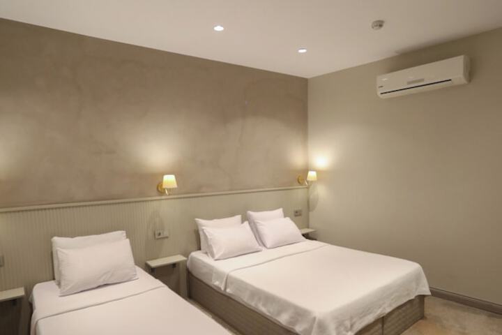 Room 28 of 60