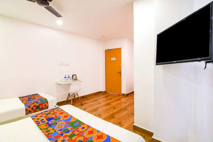 Room 25 of 43