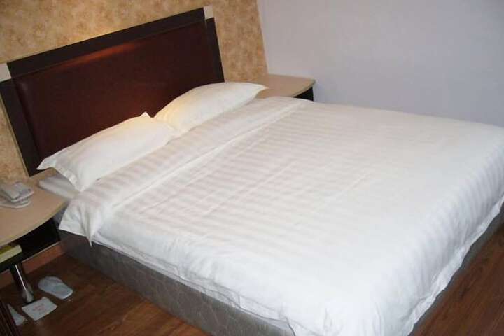 Room 15 of 18