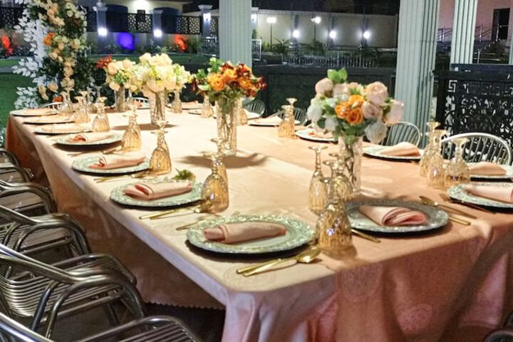 Dining 57 of 67