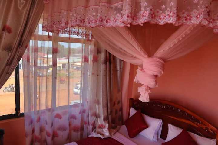 Room 21 of 30