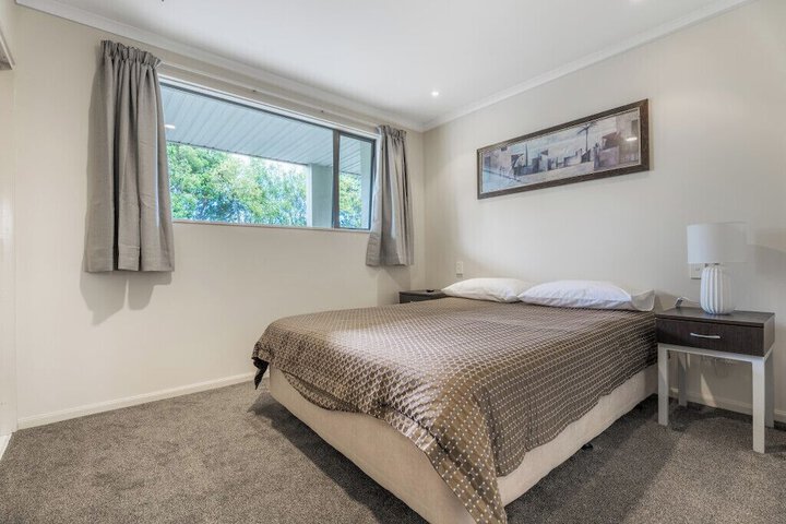Room 2 of 25