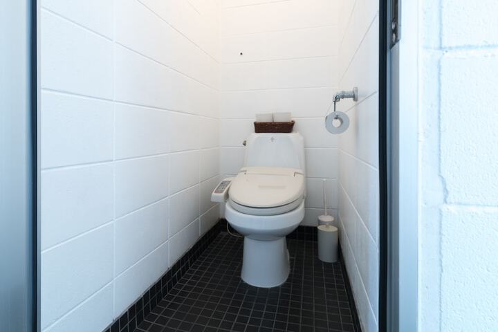 Room 8 of 19