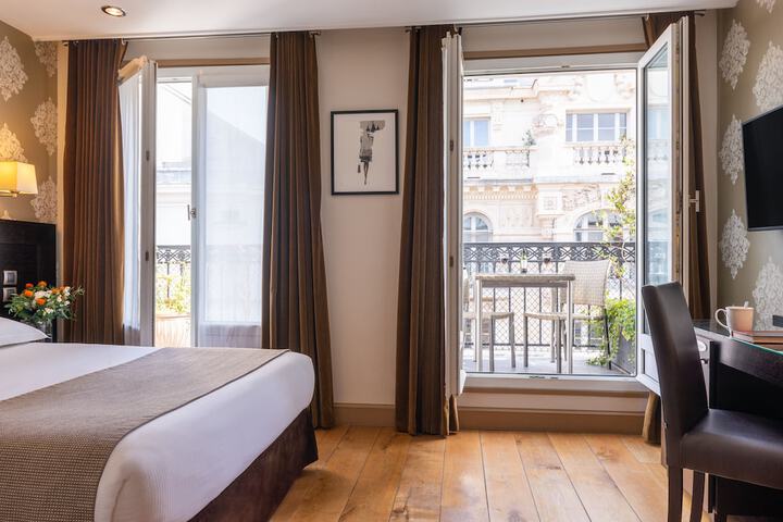 Room 21 of 34