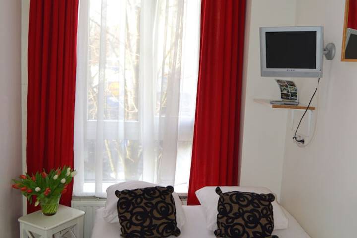 Room 4 of 21