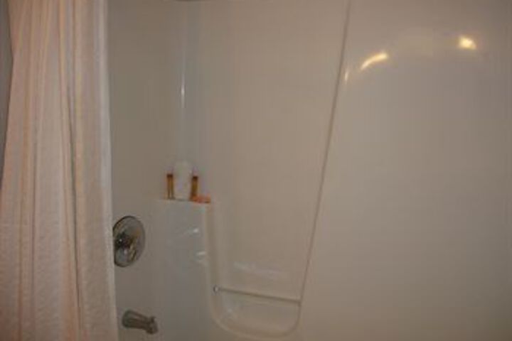 Room 4 of 23