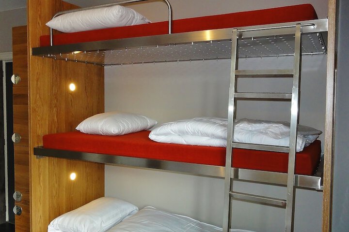 Room 25 of 60